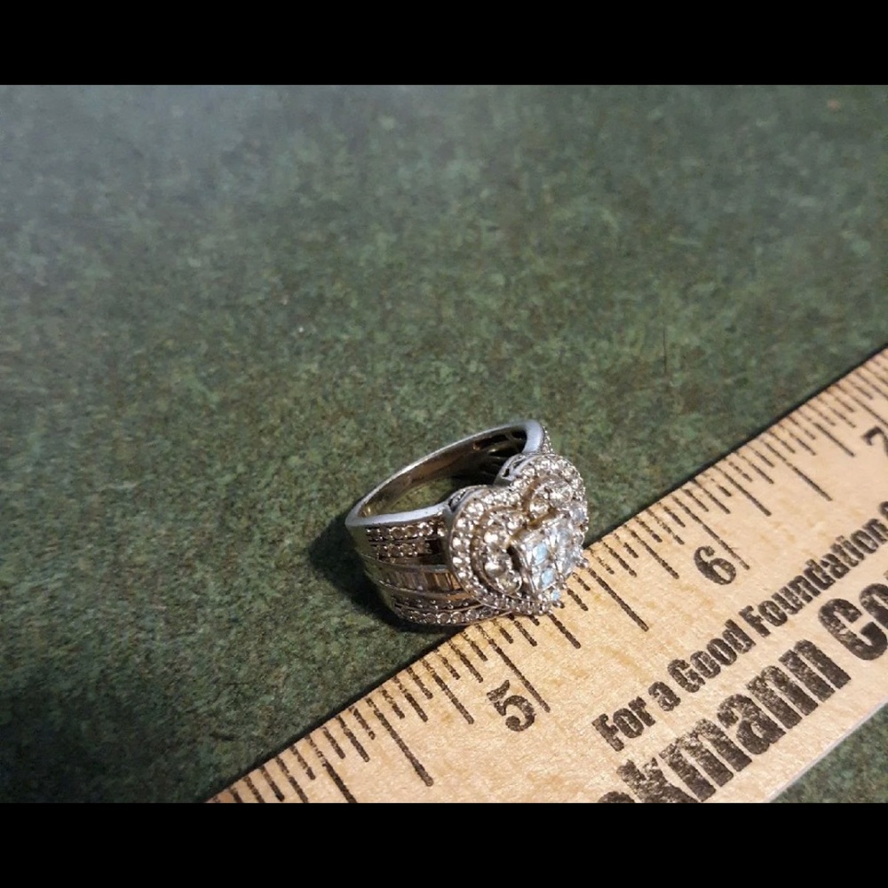 Beautiful Ring!! - Picture 3 of 5